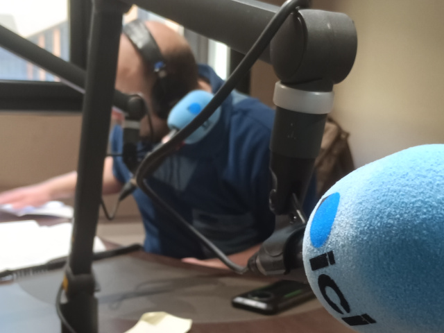 Les arsouyes à la radio