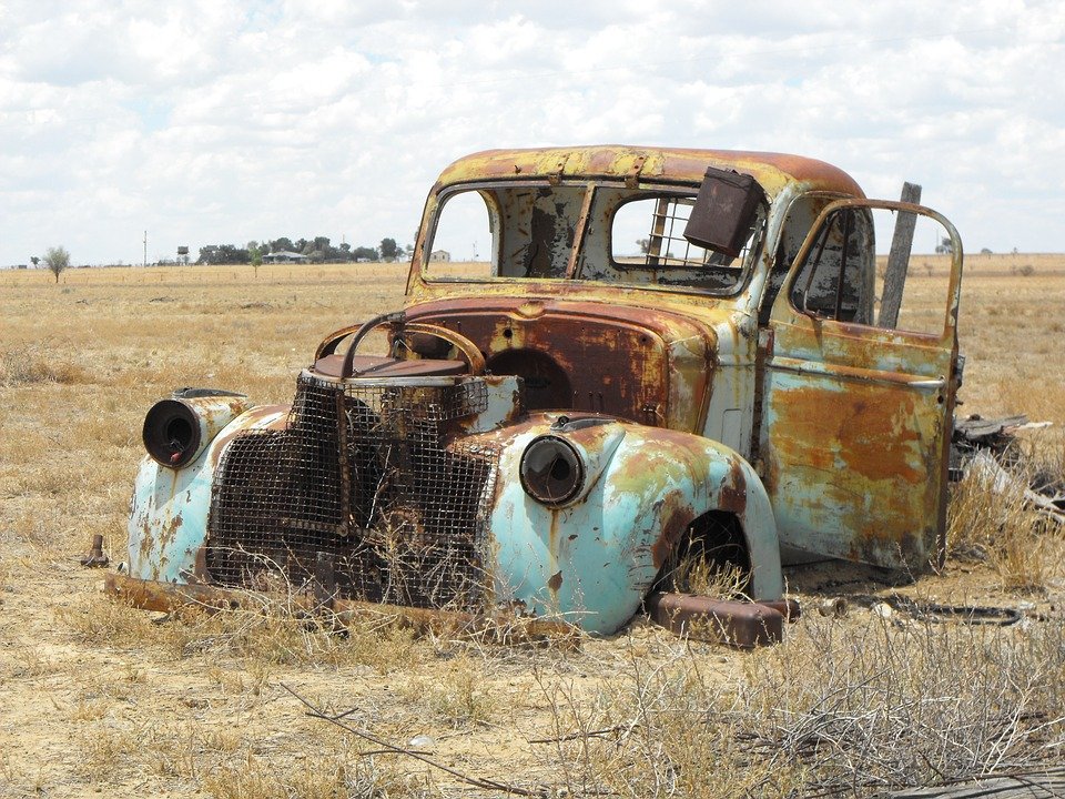 Inutile d'immatriculer une voiture qui ne roule pas. snarsy @ pixabay