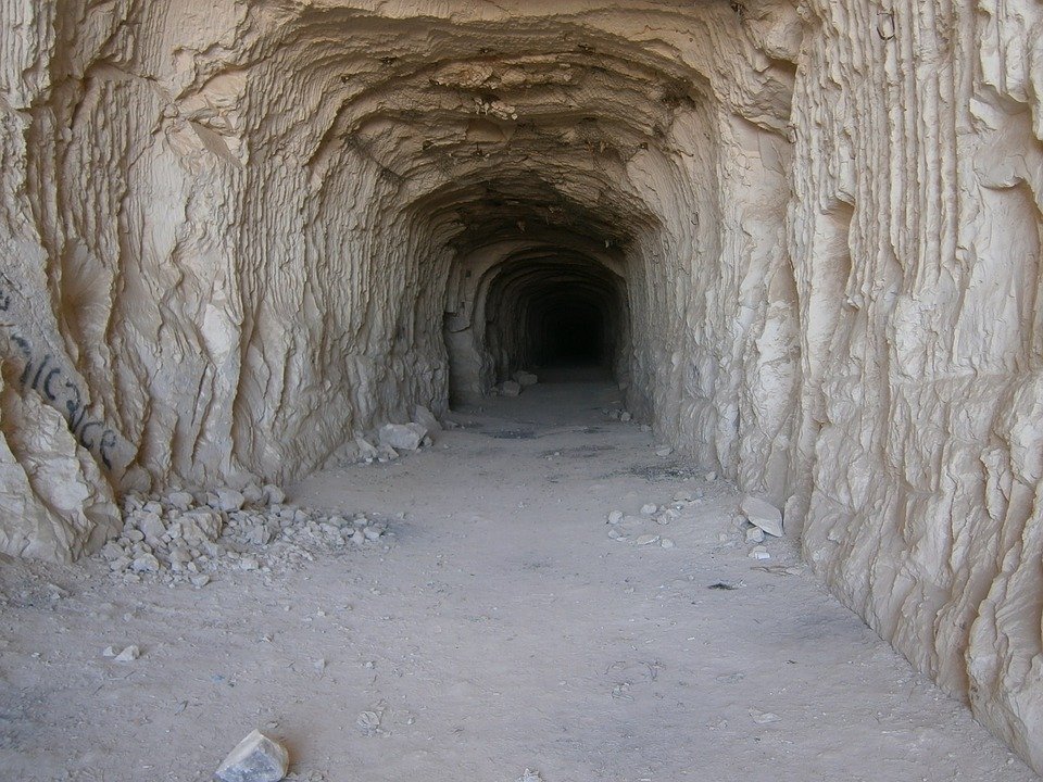 Tunnel, kobitriki @ pixabay